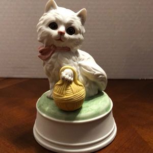 GORHAM vintage porcelains Persian cat musical figurine